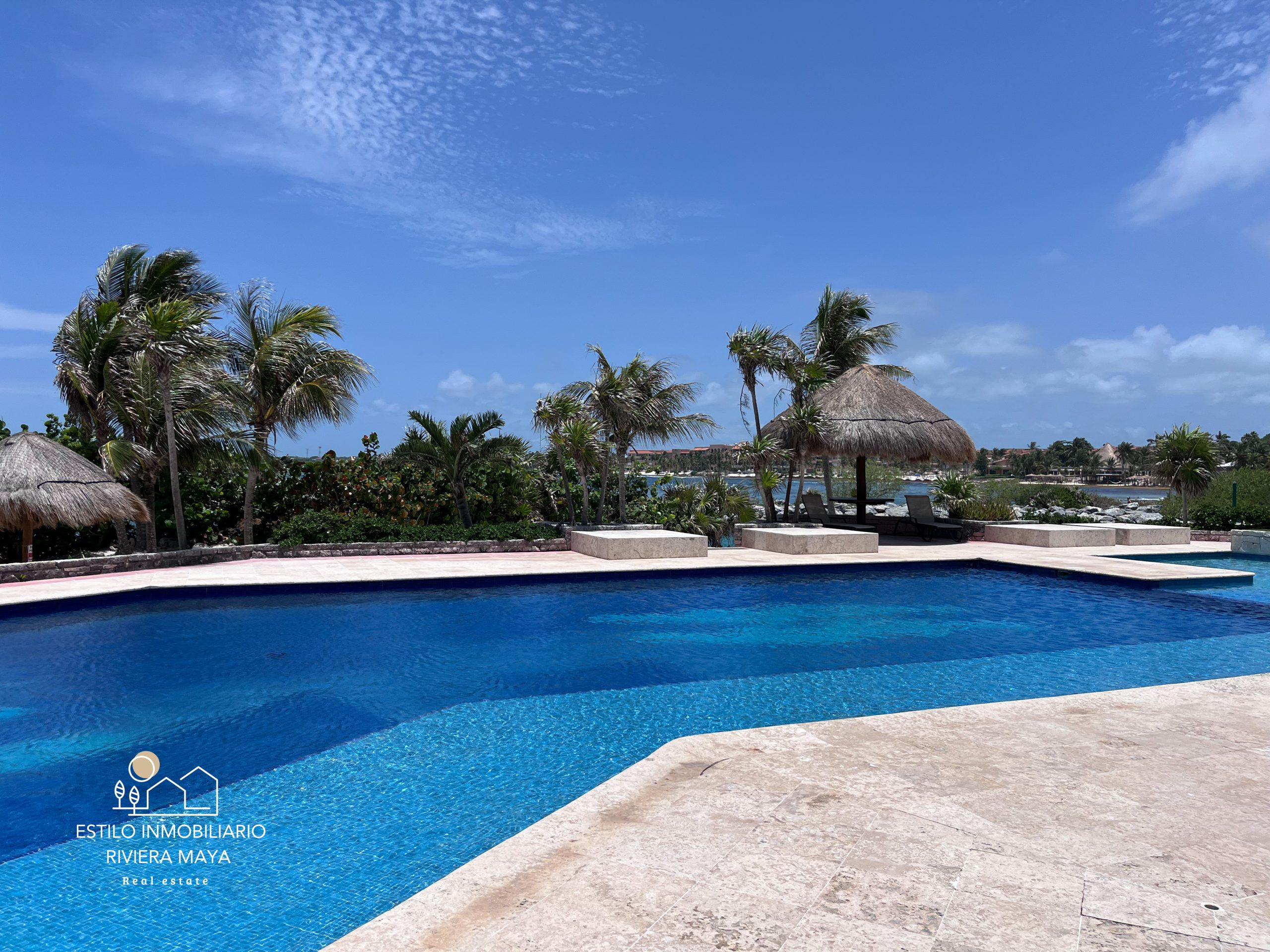 Departamento en venta con vista al mar en Club de Yates en Puerto Aventuras