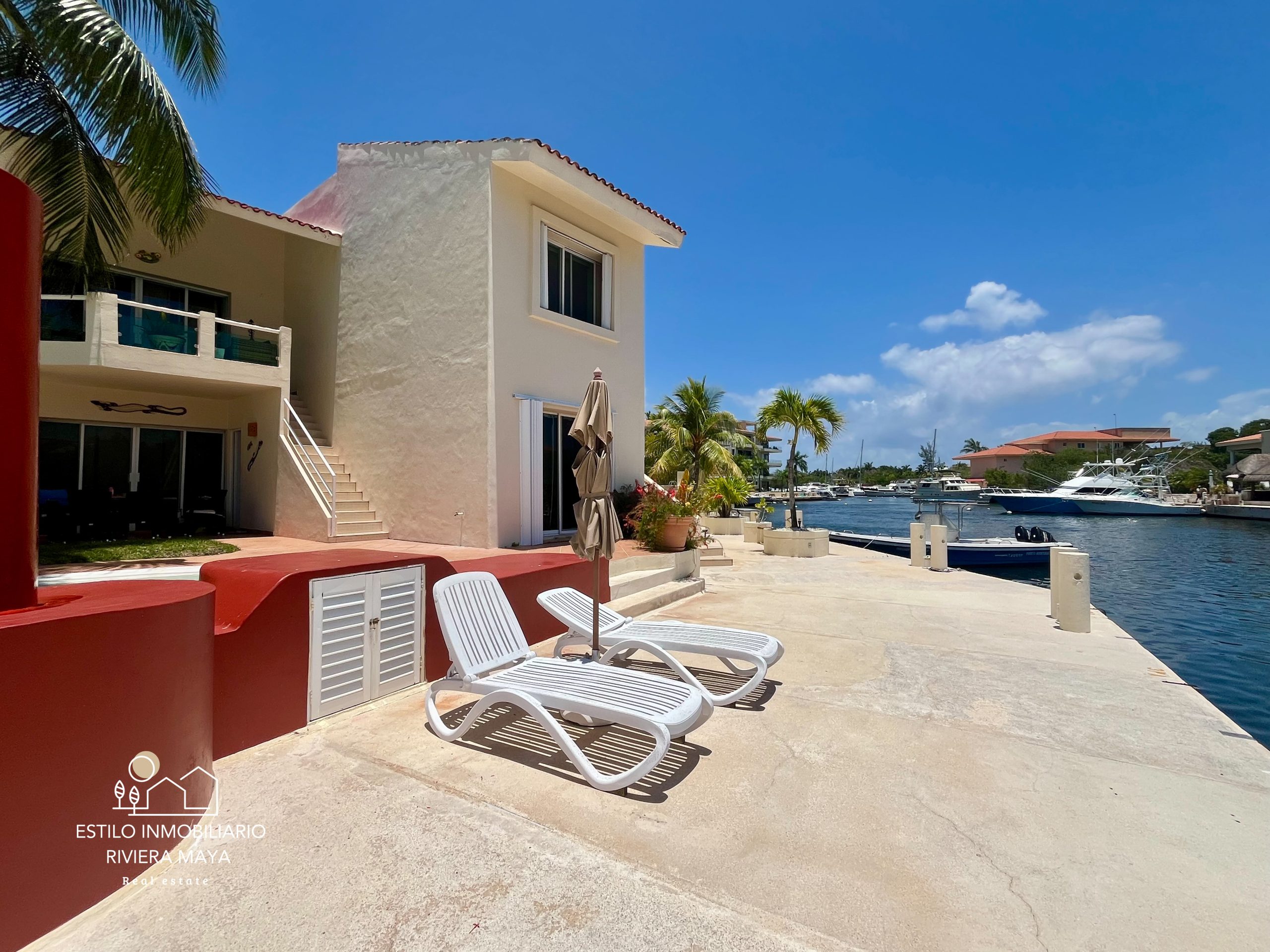 Departamento en renta con acceso al canal en Puerto Aventuras
