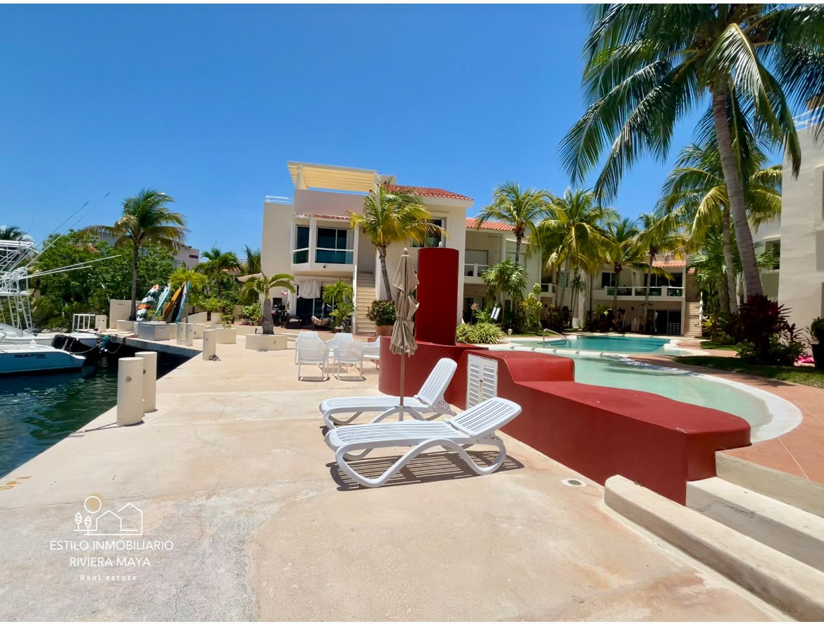 Departamento en renta con acceso al canal en Puerto Aventuras