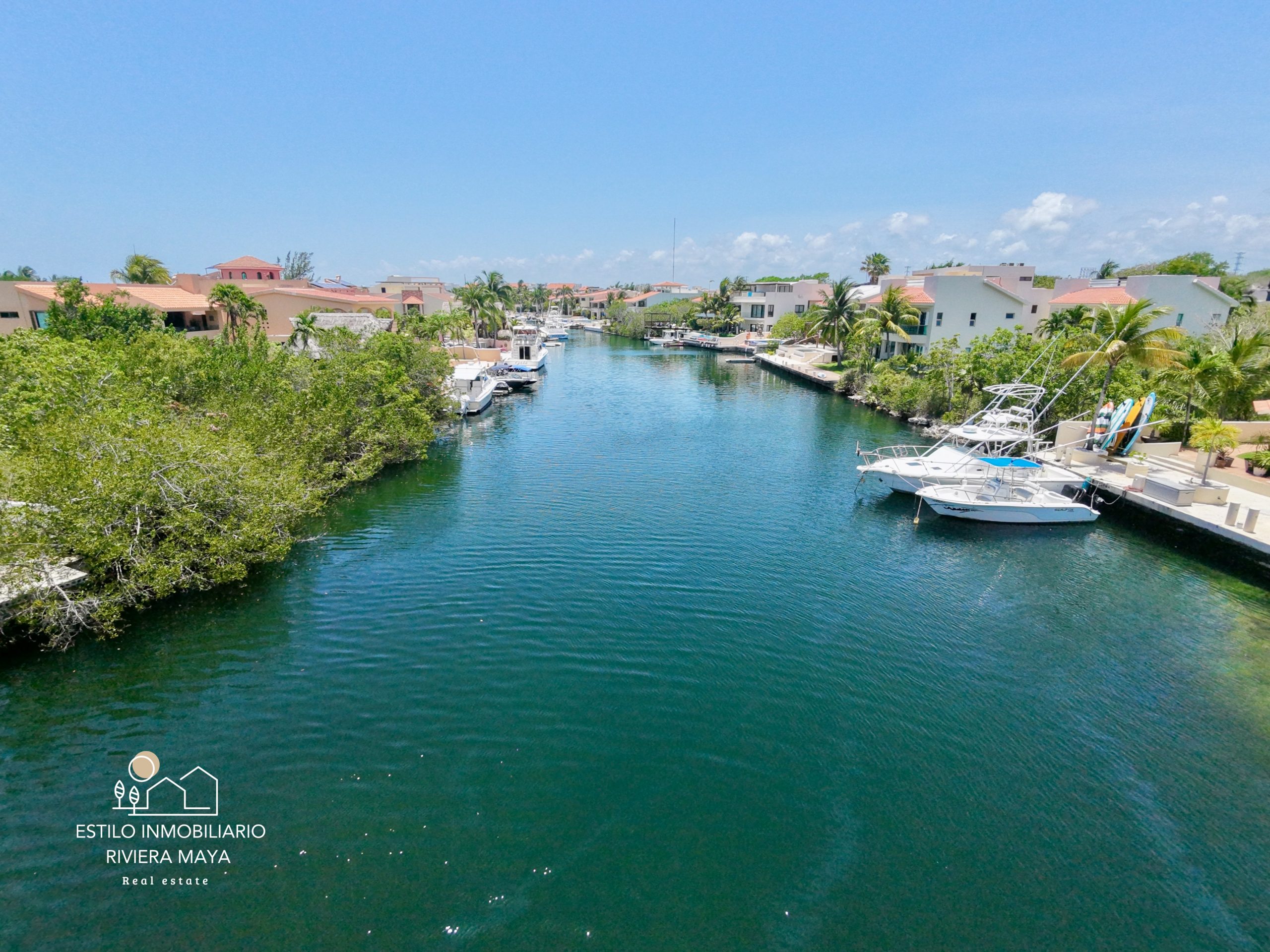 Departamento en renta con acceso al canal en Puerto Aventuras